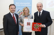 Zur Vergrößerung anklicken Zur Vergrößerung anklicken