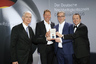 Grohe CEO Michael Rauterkus (2.v.r.) bei der Übernahme des Preises (c) Grohe