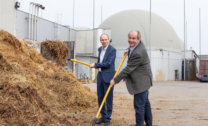 Michael Mock, Geschäftsführer der ÖVGW (l.) und Stefan Malaschofsky, geschäftsführender Gesellschafter der EVM Energieversorgung Margarethen am Moos GmbH (r.).