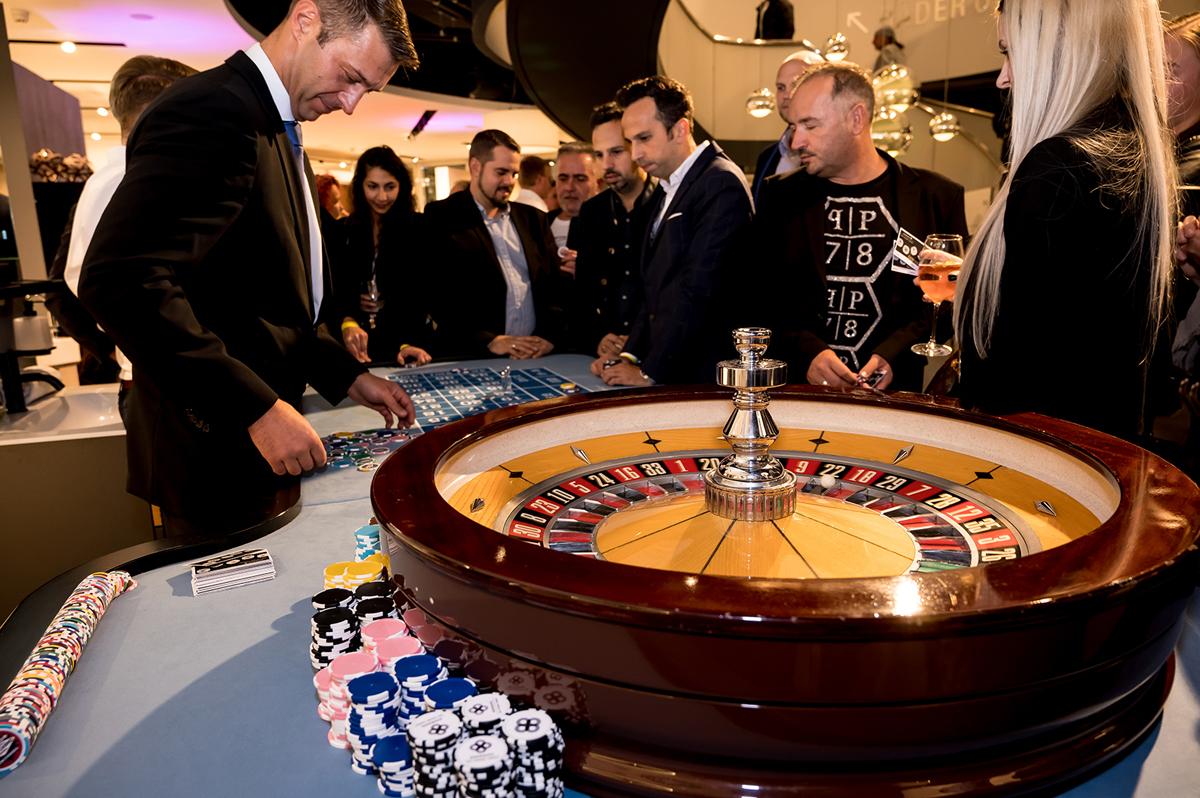 Gemeinsame Erfolge beim Roulette und in der täglichen Zusammenarbeit: Installateurpartner der GC GEBÄUDETECHNIK genossen die Casino Night. 