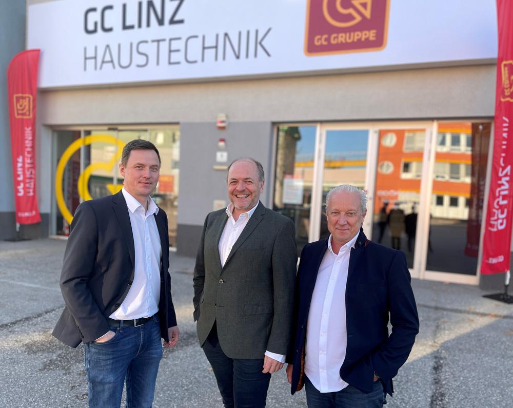 Gemeinsamer Einsatz für die GC LINZ HAUSTECHNIK: Peter Öller, zukünftiger PhG der GC LINZ HAUSTECHNIK, Hans-Peter Moser, geschäftsführender Gesellschafter der GC-GRUPPE ÖSTERREICH, und Harald Koppler, Niederlassungsleiter von ODÖRFER in Linz (v.l.n.r.).