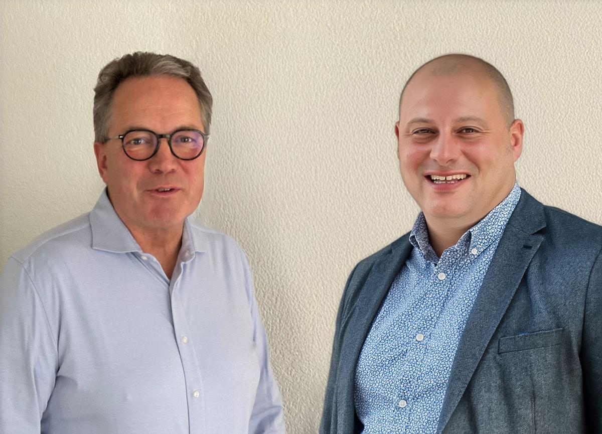 Alexander Root (Raab-Gruppe, rechts) wird ab 1. Januar 2026 die Geschäftsführung von Gerald Schneider (BOMAT, links) übernehmen.