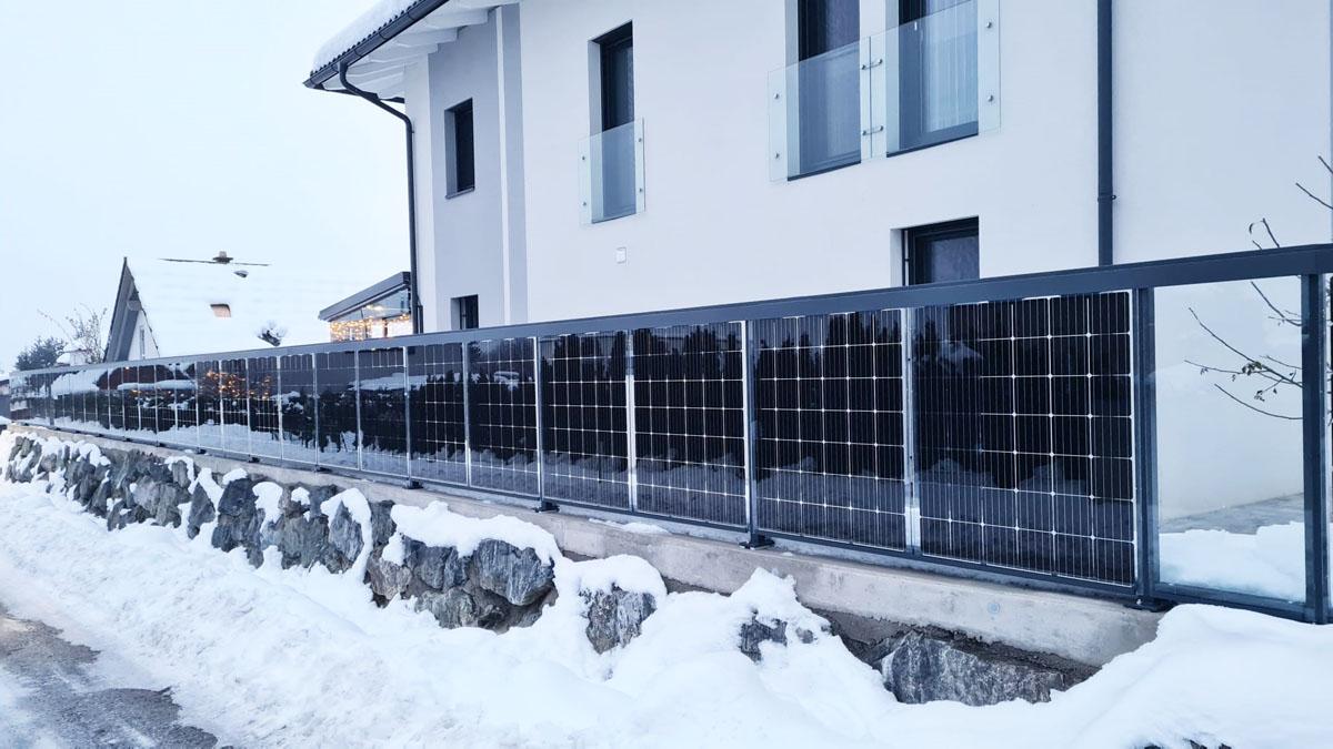 Genial: ein Photovoltaikzaun sieht nicht nur schön aus, sondern liefert auch kostenlose Energie von der Sonne