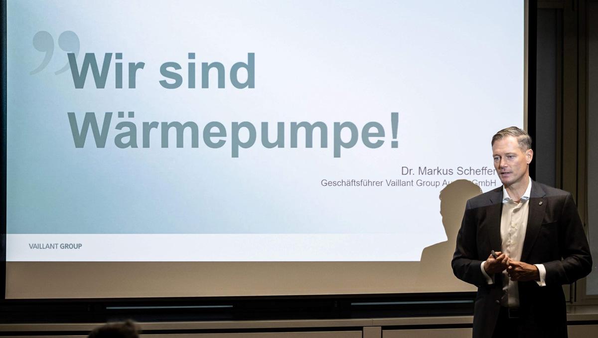 Geschäftsführer Dr. Markus Scheffer bei der Medienpräsentation.