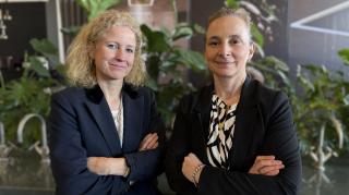 (v.l..n.r.:) Castellucci de Kolb bildet mit Caroline Schmitt die neue Doppelspitze des Unternehmens.