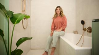 Die umtriebige Ex-Skirennläuferin jetzt auch als Autorin unterwegs.