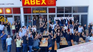 Eröffnungsevent mit Installateur- und Industriepartnern