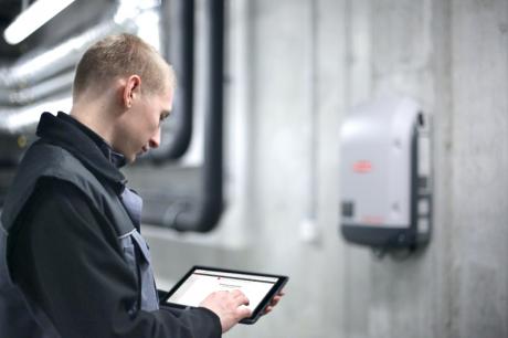 Unmittelbare Unterstützung beim Troubleshooting vor Ort mit der Solar.SOS App – rund um die Uhr, zeit- und kosteneffizient!