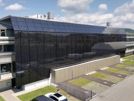 Die neue Linie von KIOTO SOLAR produziert innovative Photovoltaikmodule für Überdachungen, Fassaden, Carports u.v.m. 