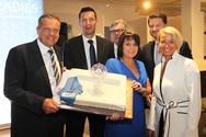 Vorstandssprecherin Beatrix Pollak (ganz rechts) mit dem Villacher Team