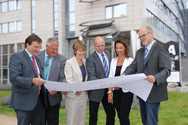 Das Vaillant Austria Führungsteam plant die neue Unternehmenszentrale vlnr: Georg Patay, Erich Ifsits, Barbara Priesching, Michael Haas, Gerda Krumböck und Alexander Kaufmann