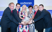 Die Odörferianer Gerhard Lernpeis, Ronald Gostentschnigg, Mag. Susanne Schneider, Gerlinde Köglberger, Mario Etschmaier mit der WK-Regionalstellenobfrau KR Elfriede Säumel (3.v.r.)
