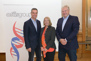 Markus Lengauer (zukünftiger CEO), Annika Paasikivi (stellvertretende Vorsitzende des Board of Directors) und Pekka Kuusniemi (CEO) (v.l.n.r.).
