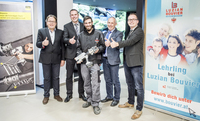 v.l.: Erwin Bouvier, Christian Rüsche GF Viega Österreich, Weltmeister Armin Taxer, Verkaufsberater Rudolf Hauser und Planerberater Michael Bibermayr, beide Viega.