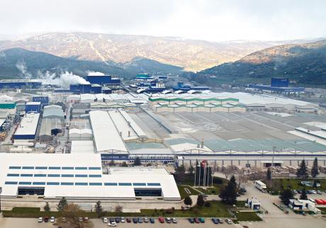 In Bozüyük, rund 250 Kilometer vom Headquarter in Istanbul entfernt, liegt der Produktionskomplex, in dem auch die Sanitärkeramik von VitrA Bad für den deutschen und österreichischen Markt produziert wird.