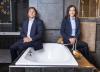 Mag. Barbara Kasses (rechts) übernimmt ab dem 01. November die operative Führung von GROHE Österreich. Ihr Vorgänger Robert Friedl (links) wechselt für eine leitende, international ausgerichtete Position im Bereich Global Home Improvement. (c) Grohe