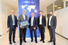 v.li. Übergabe des "goldenen TROX Gitters": Ludger Bökmann (Head of International Business EMEA TROX GmbH), Reinhard Grill, Thomas Mosbacher (GF Finanzen & Personal TROX GmbH), Karl Palmstorfer (GF TROX Austria), Markus Holzinger (Prok. TROX Austria
